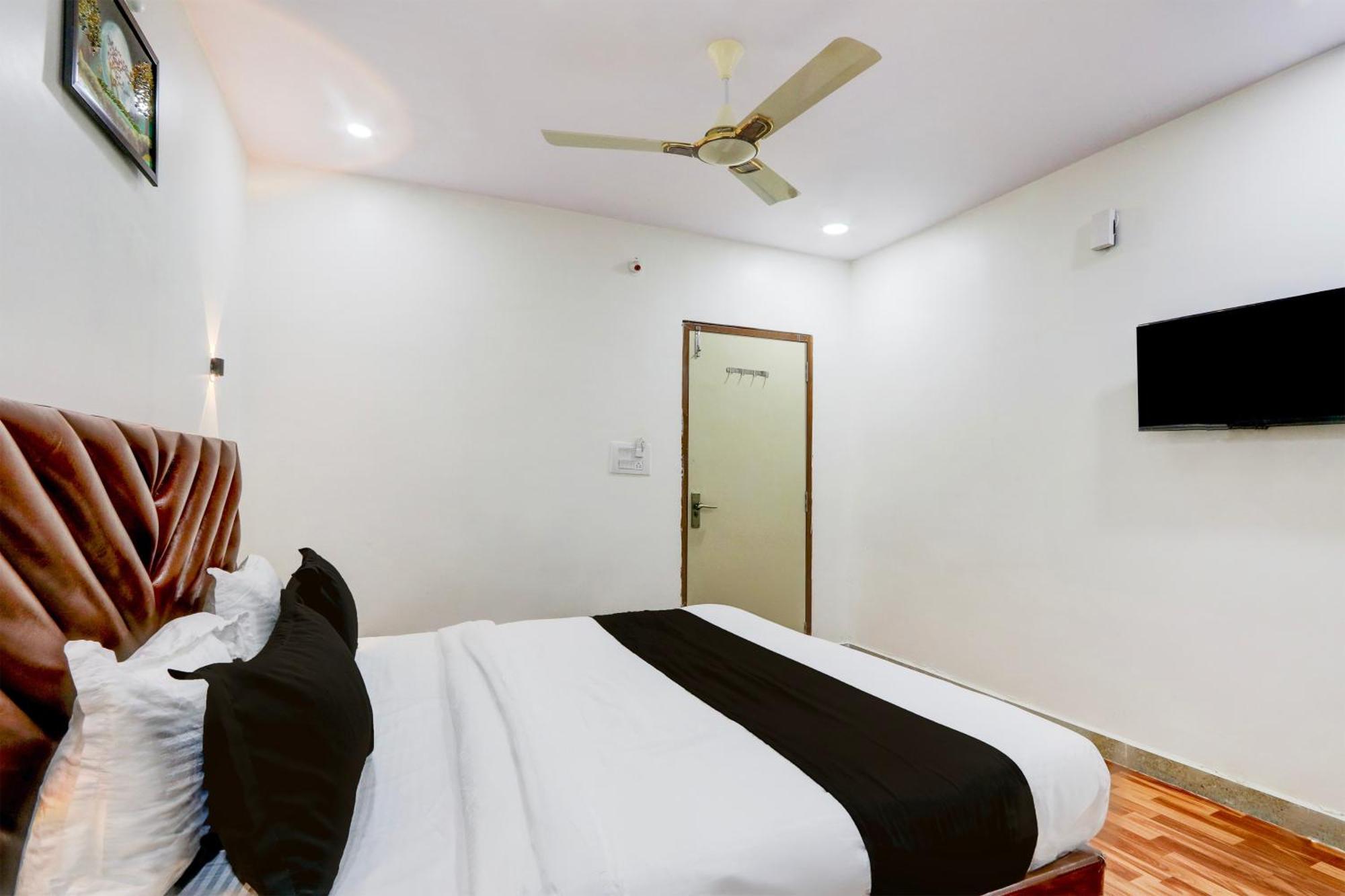 Hotel O Rms Grand Patancheru Buitenkant foto