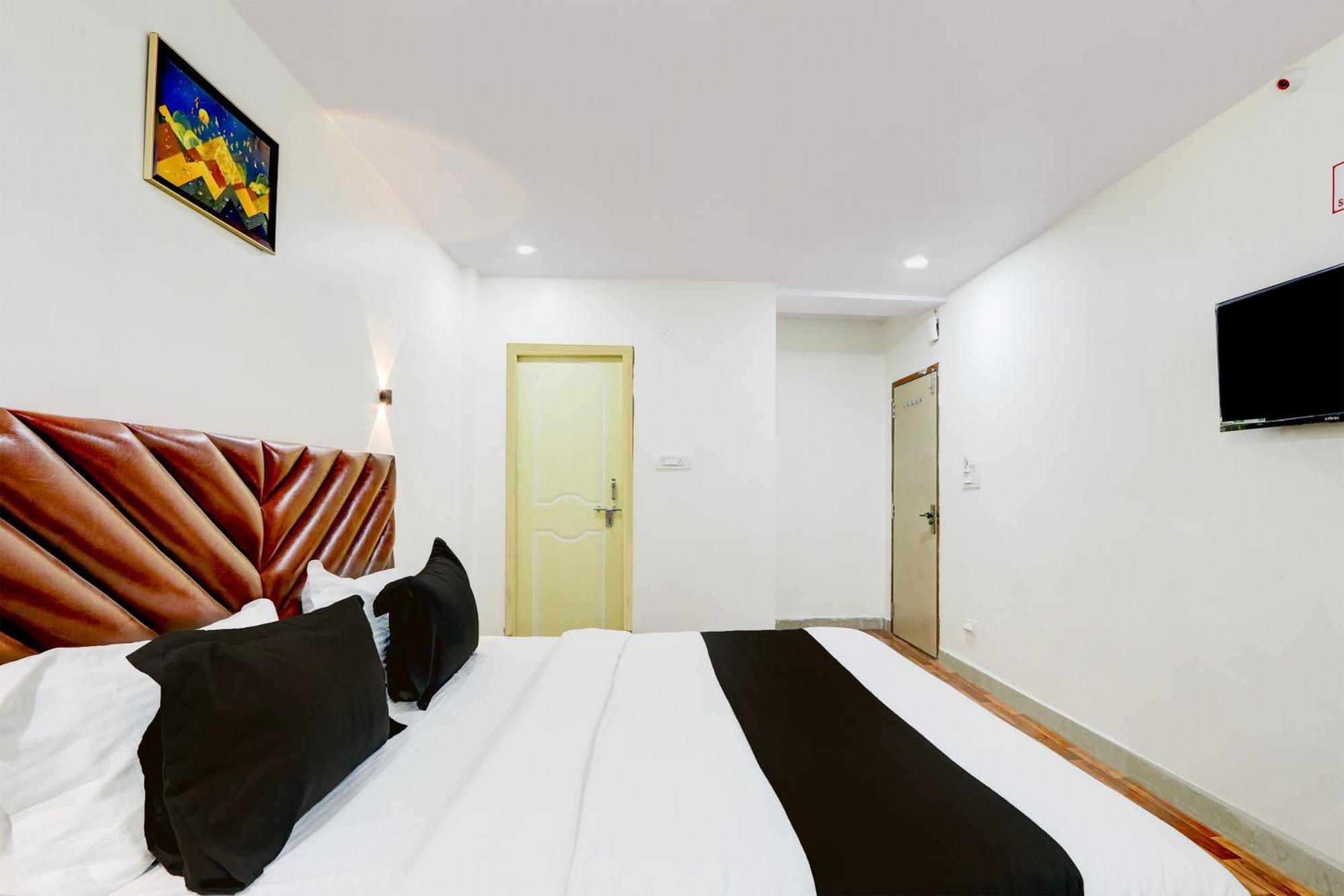 Hotel O Rms Grand Patancheru Buitenkant foto