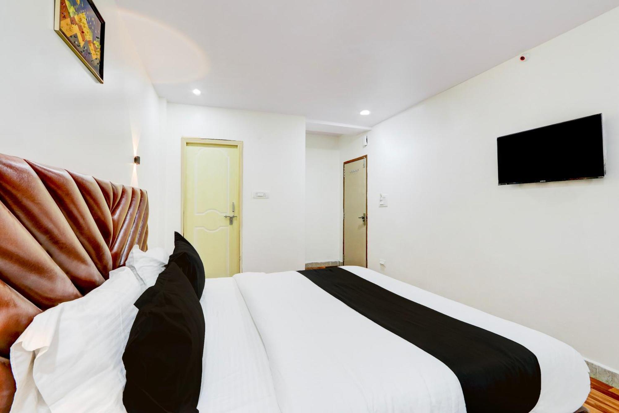 Hotel O Rms Grand Patancheru Buitenkant foto